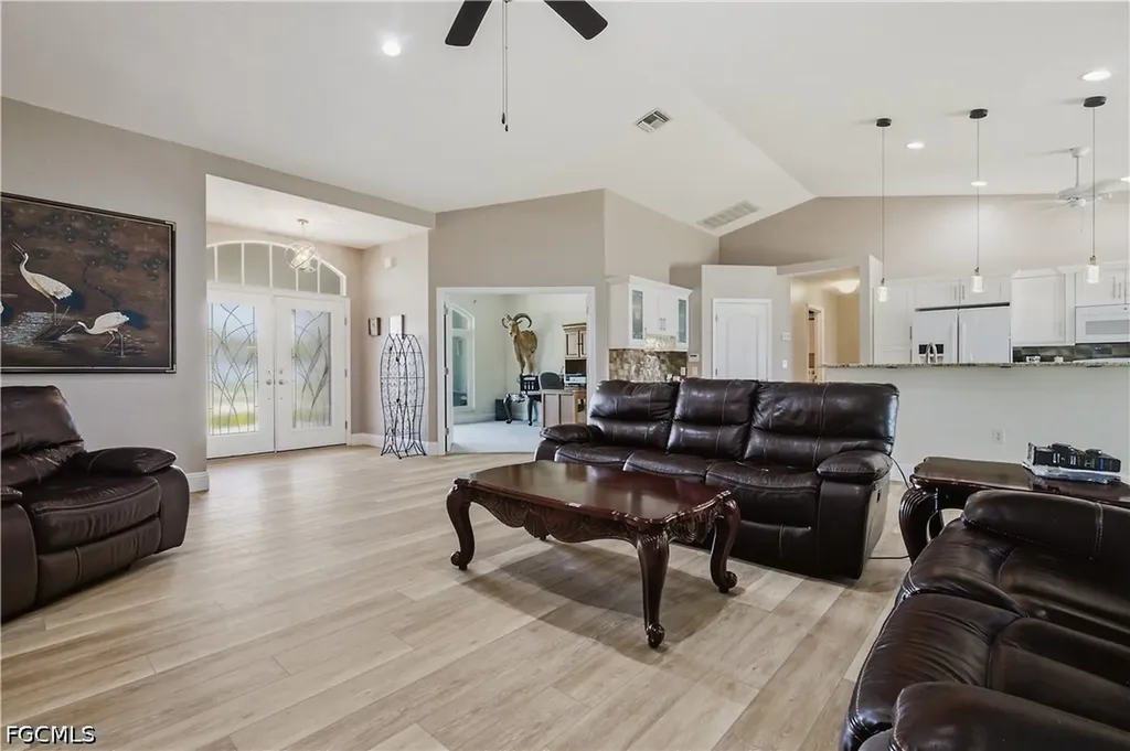 430 SW 44th Terrace Cape Coral FL 33914