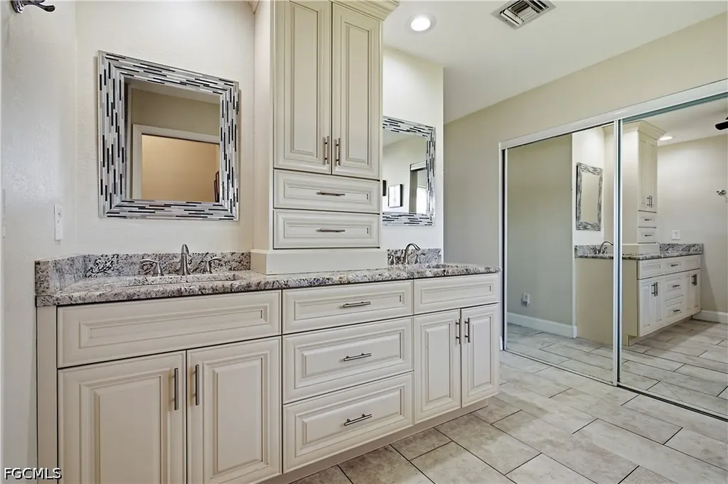 430 SW 44th Terrace Cape Coral FL 33914