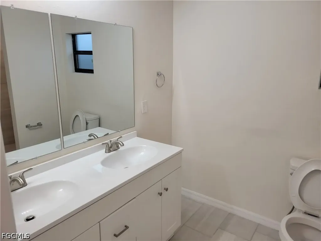 1105 NE 6th Place Cape Coral FL 33909