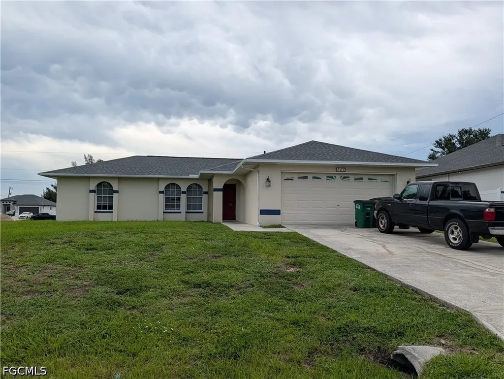 827 NE 17th Street Cape Coral FL 33909