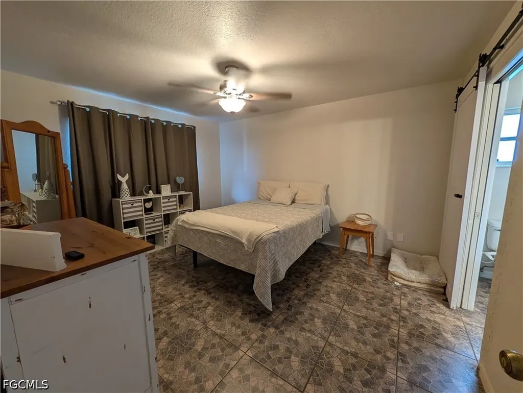 827 NE 17th Street Cape Coral FL 33909
