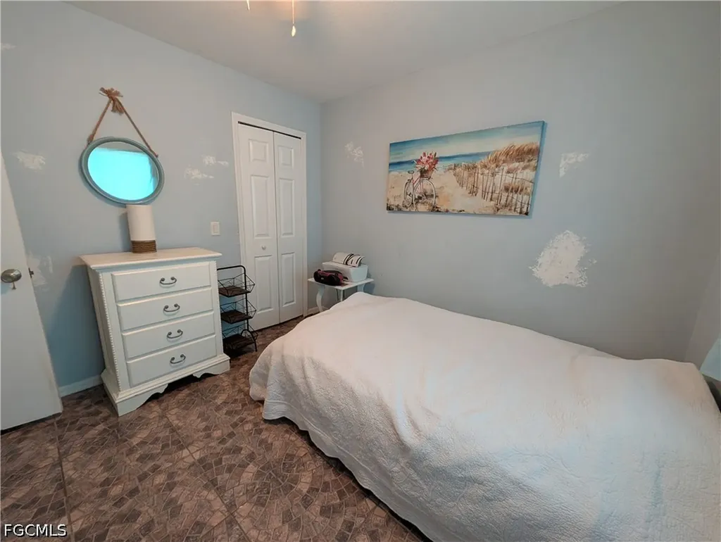 827 NE 17th Street Cape Coral FL 33909