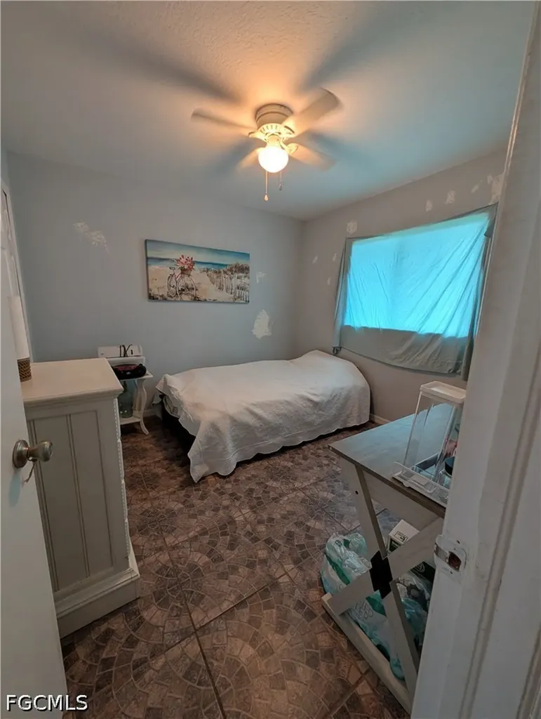 827 NE 17th Street Cape Coral FL 33909