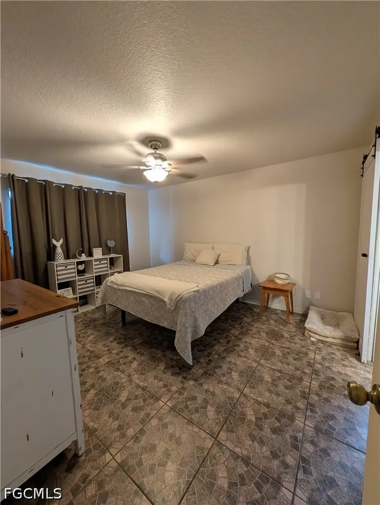 827 NE 17th Street Cape Coral FL 33909