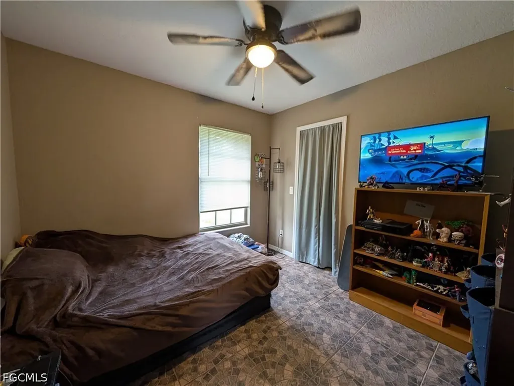 827 NE 17th Street Cape Coral FL 33909