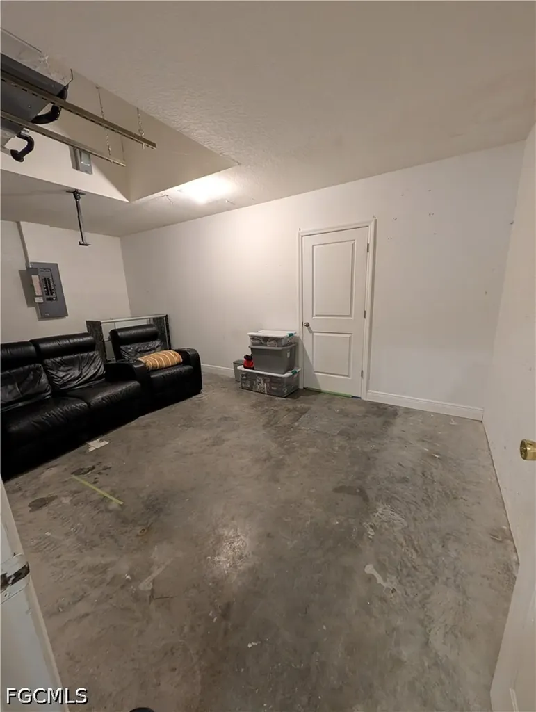 827 NE 17th Street Cape Coral FL 33909