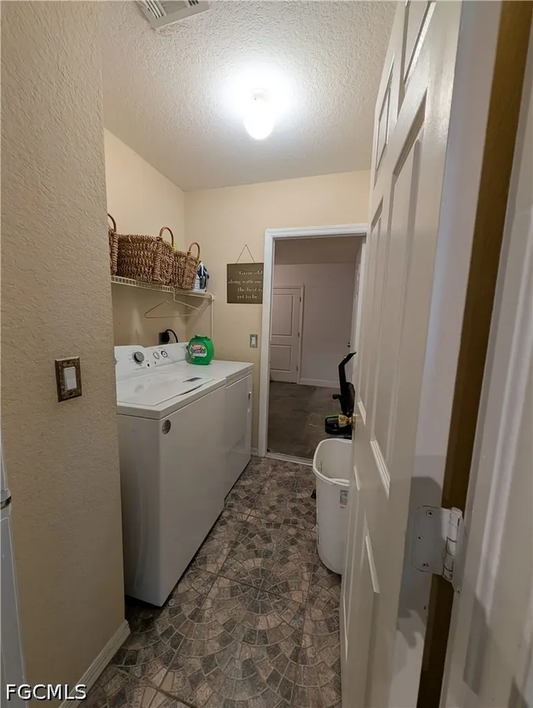 827 NE 17th Street Cape Coral FL 33909