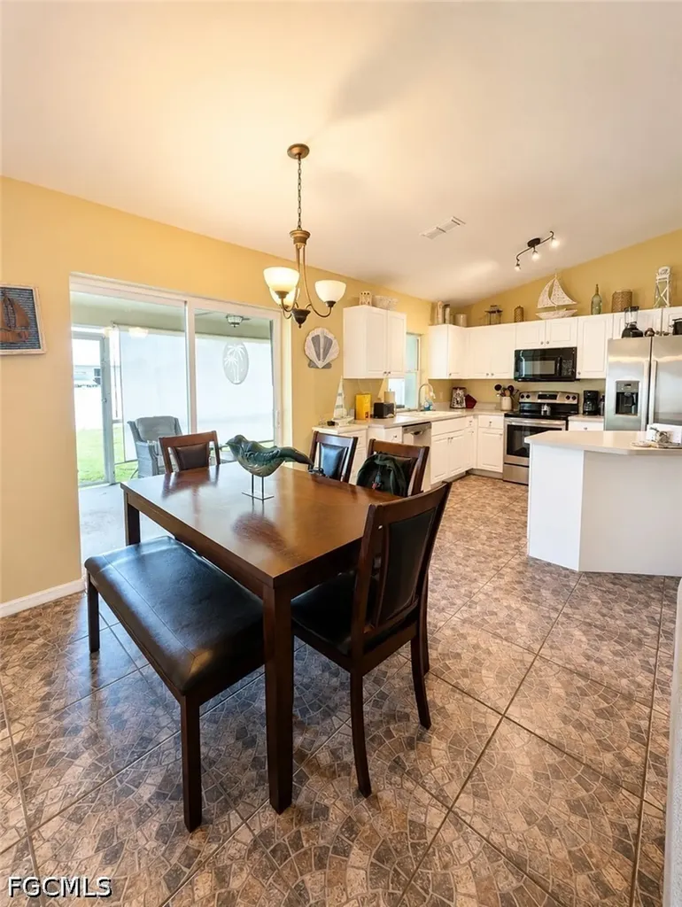 827 NE 17th Street Cape Coral FL 33909