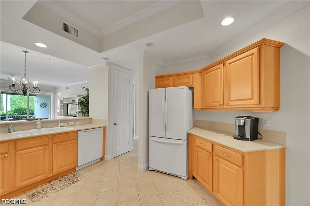4700 Yacht Harbor Drive Naples FL 34112