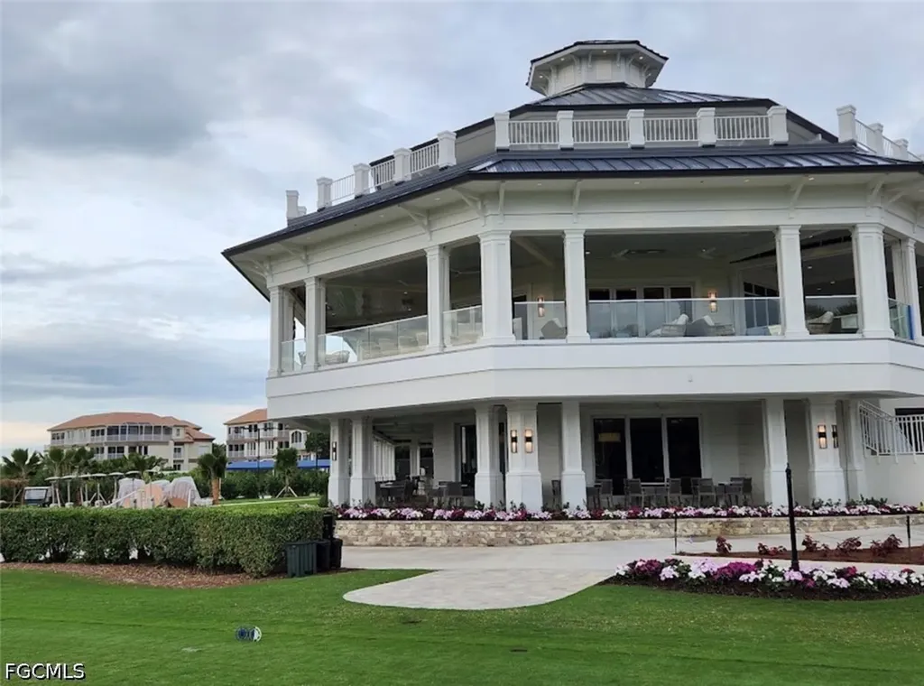 4700 Yacht Harbor Drive Naples FL 34112