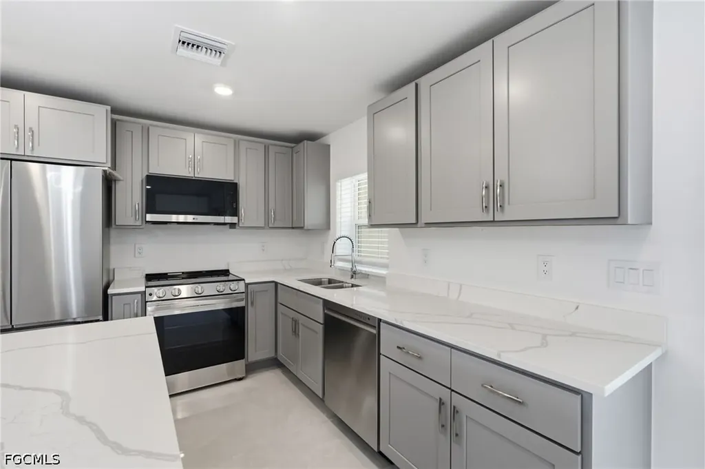 2800 Nora Avenue N Lehigh Acres FL 33971