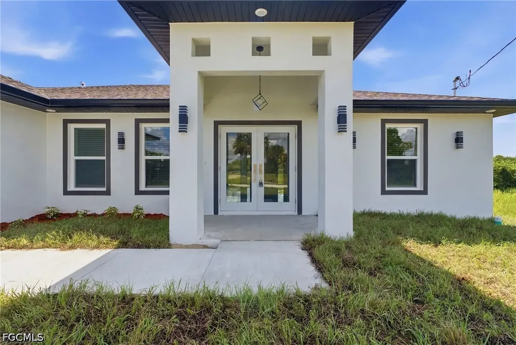 2800 Nora Avenue N Lehigh Acres FL 33971
