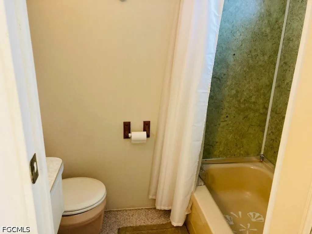 54 Channel Lane Fort Myers FL 33905