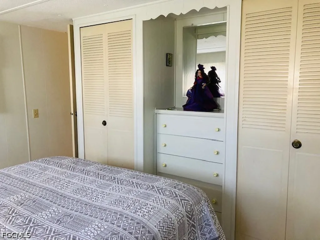 54 Channel Lane Fort Myers FL 33905