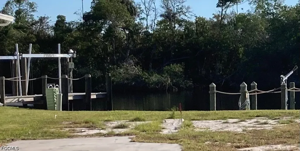 54 Channel Lane Fort Myers FL 33905