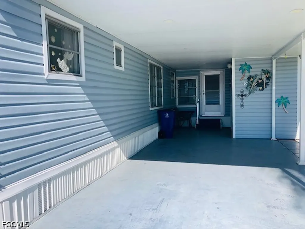 54 Channel Lane Fort Myers FL 33905