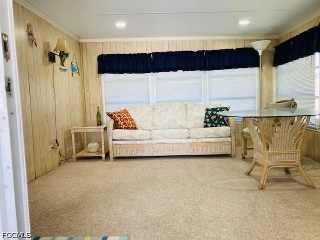 54 Channel Lane Fort Myers FL 33905