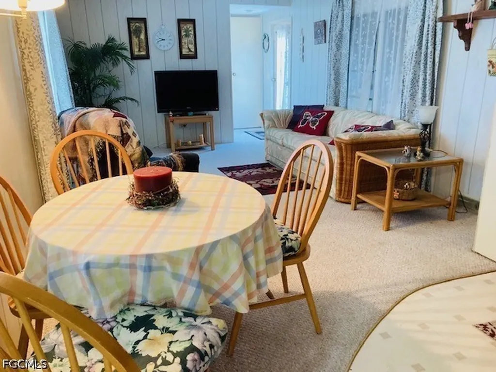 54 Channel Lane Fort Myers FL 33905