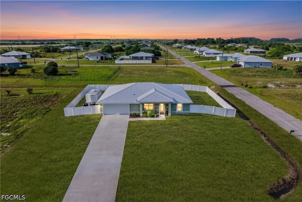 525 Ella Jean Place Labelle FL 33935