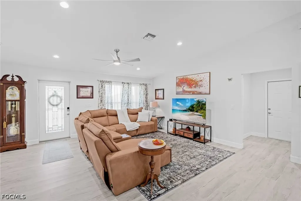 525 Ella Jean Place Labelle FL 33935