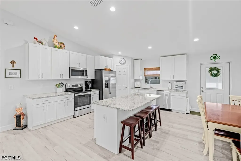 525 Ella Jean Place Labelle FL 33935