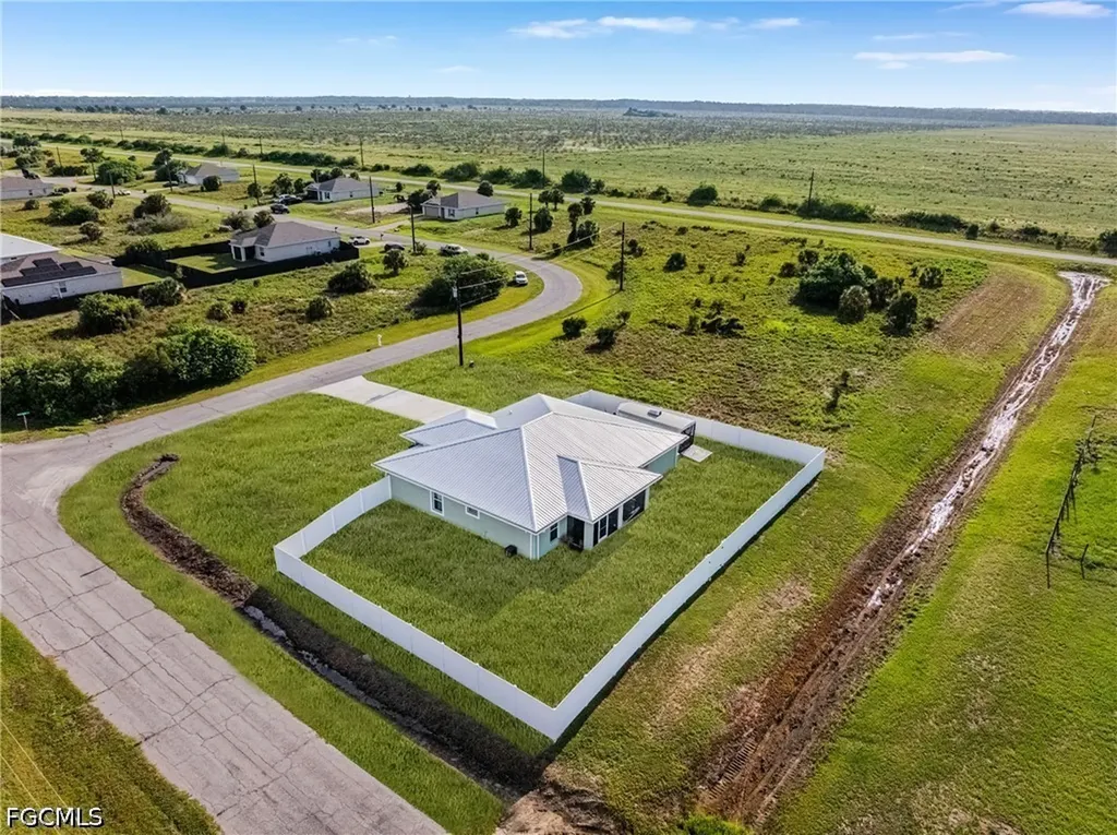 525 Ella Jean Place Labelle FL 33935