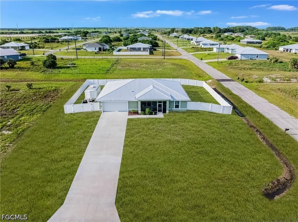 525 Ella Jean Place Labelle FL 33935