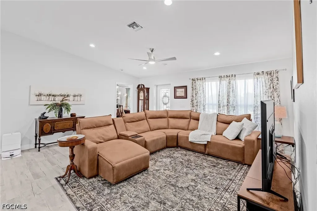 525 Ella Jean Place Labelle FL 33935