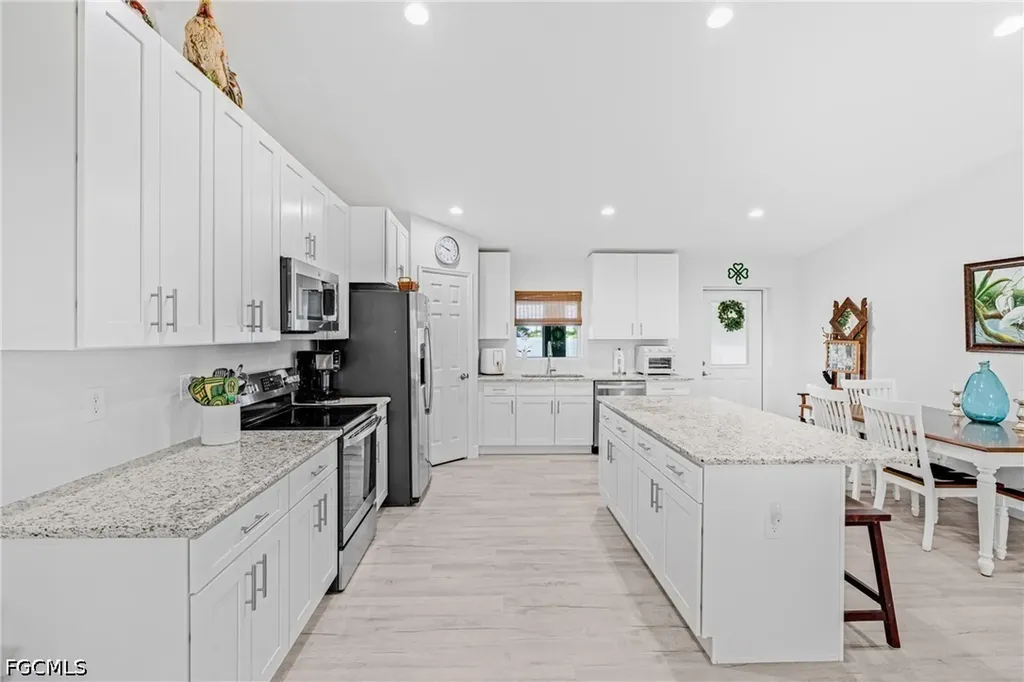 525 Ella Jean Place Labelle FL 33935