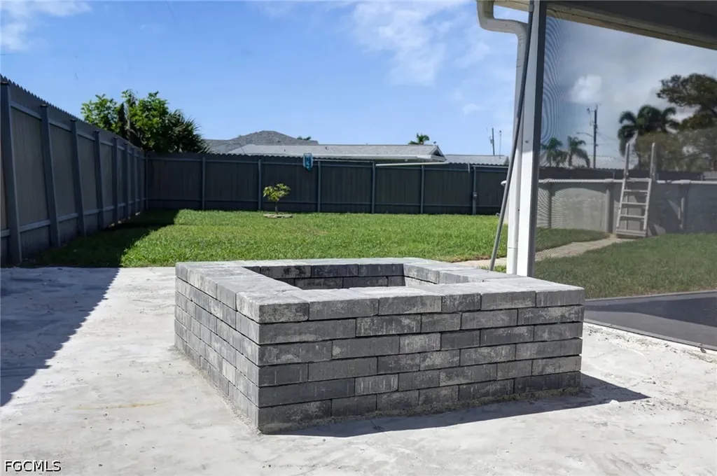 404 El Dorado Parkway E Cape Coral FL 33904