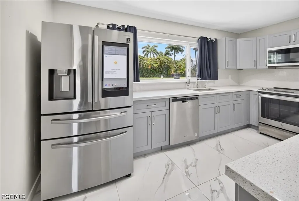 404 El Dorado Parkway E Cape Coral FL 33904