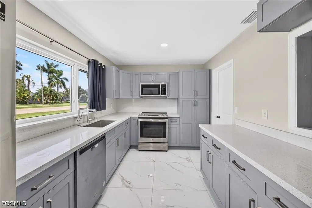 404 El Dorado Parkway E Cape Coral FL 33904