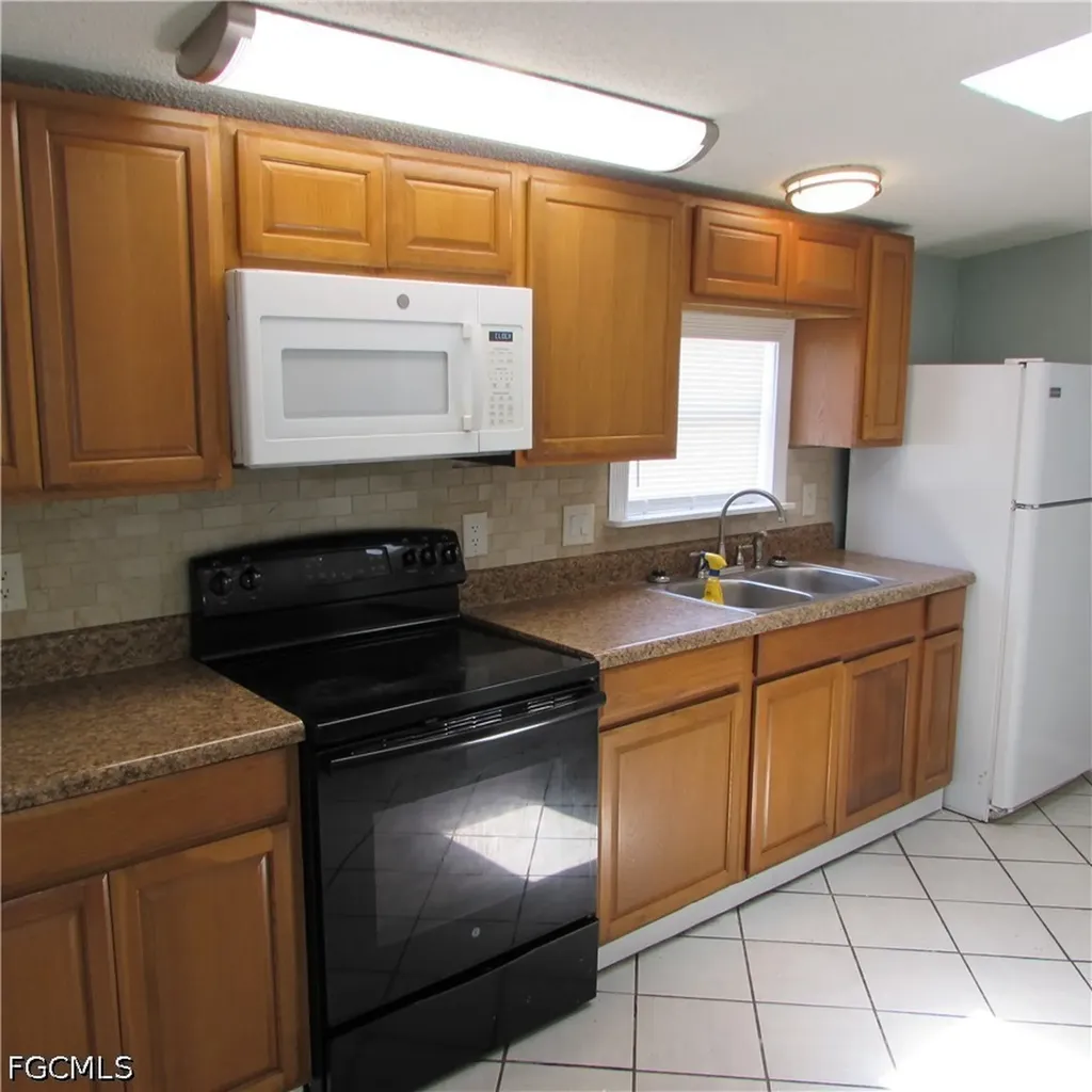 10419 Trotwood Avenue St. James City FL 33956