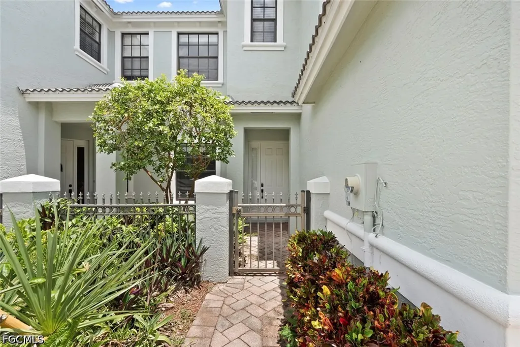 14617 Sutherland Avenue Naples FL 34119