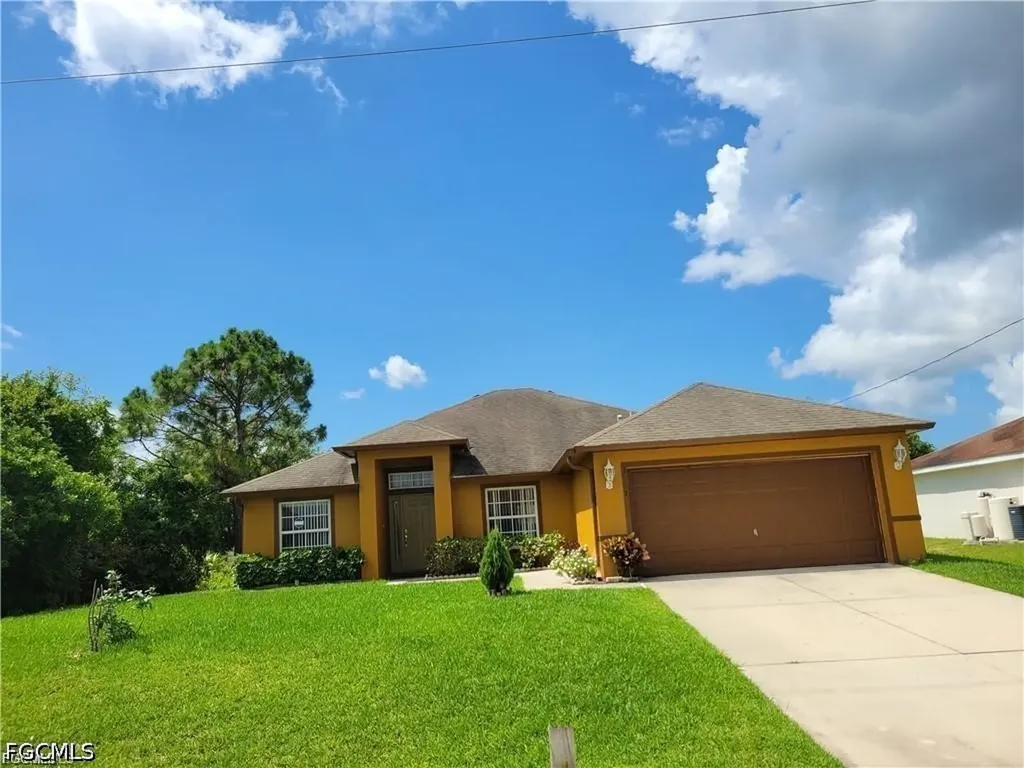3217 10th Street SW Lehigh Acres FL 33976