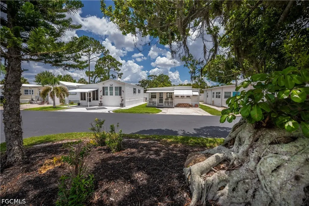 284 Blue Spring Terrace North Fort Myers FL 33903