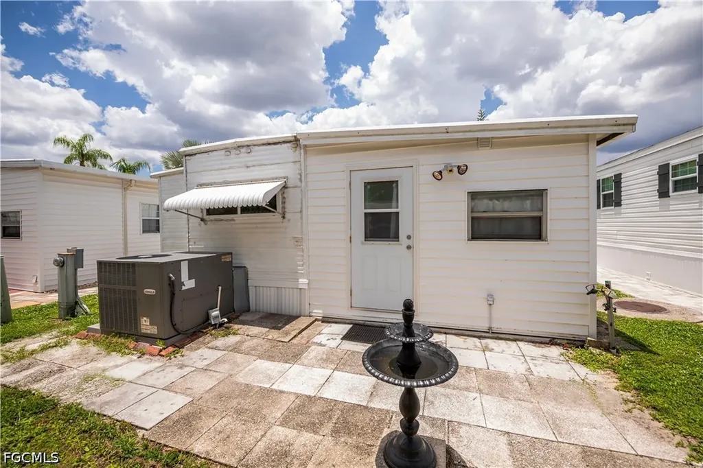 284 Blue Spring Terrace North Fort Myers FL 33903