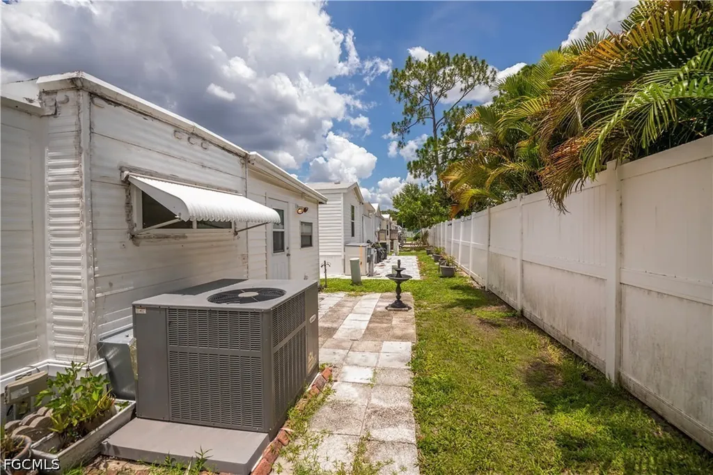 284 Blue Spring Terrace North Fort Myers FL 33903