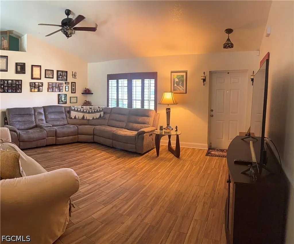 1209 NW 25th Place Cape Coral FL 33993