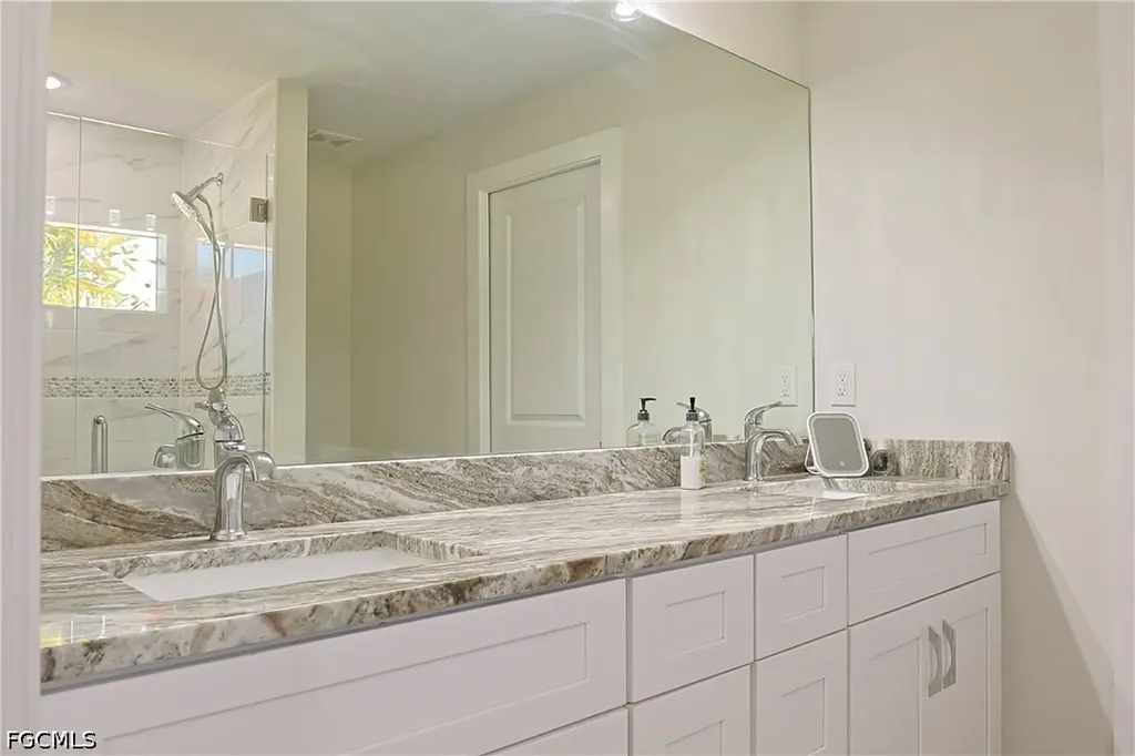 2115 Bahama Avenue Fort Myers FL 33905