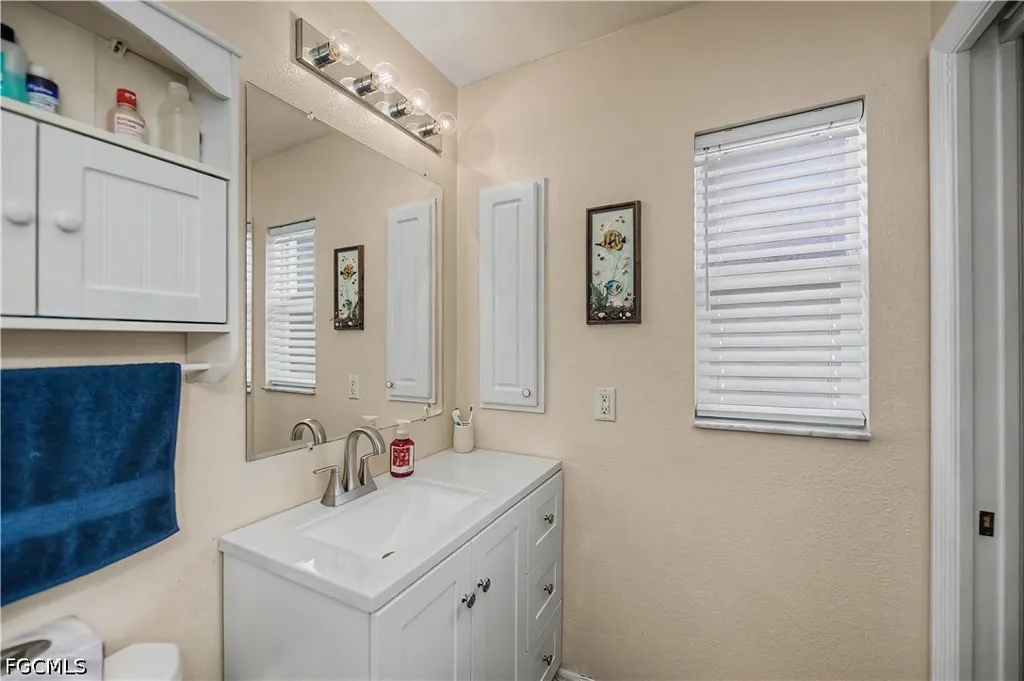 2125 NE 10th Avenue Cape Coral FL 33909