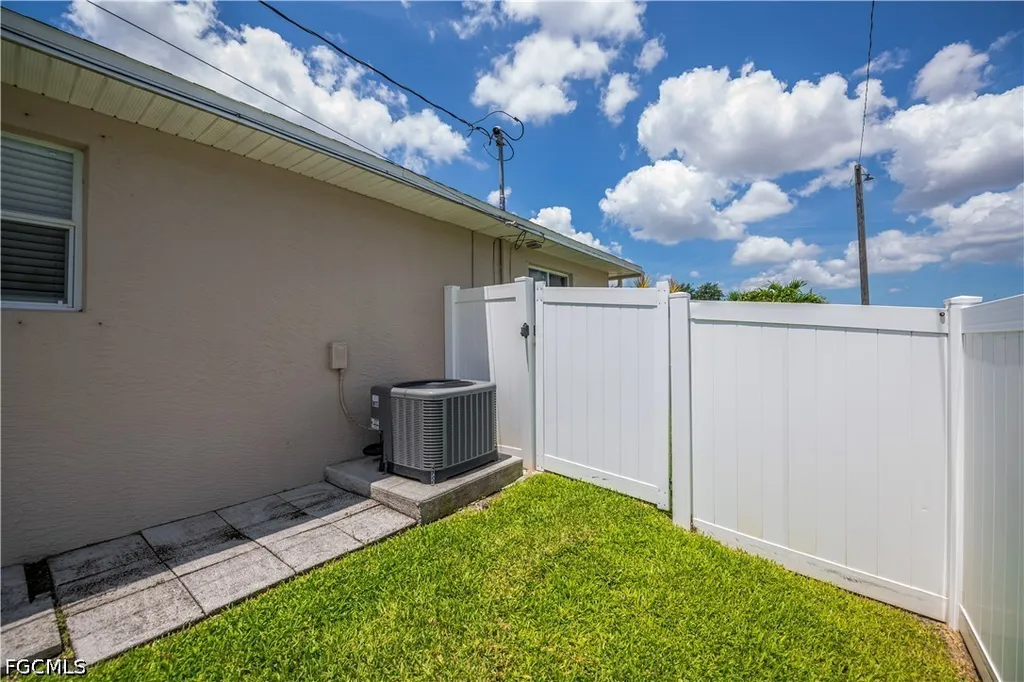 2125 NE 10th Avenue Cape Coral FL 33909