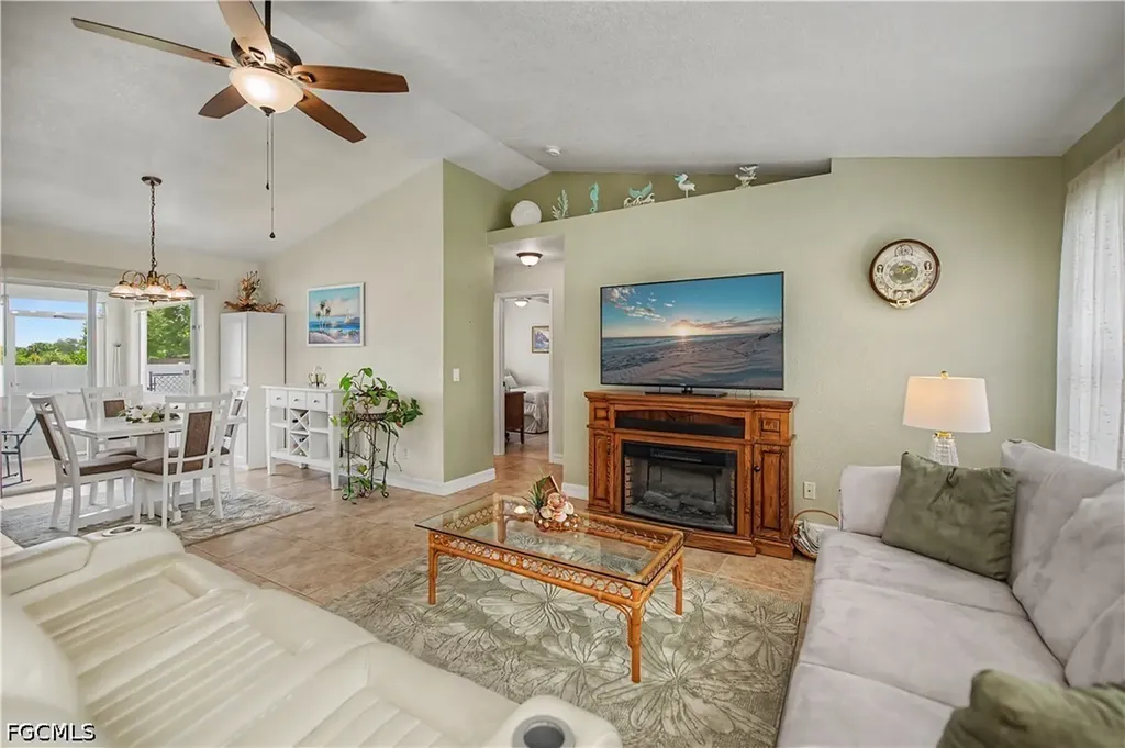 2125 NE 10th Avenue Cape Coral FL 33909