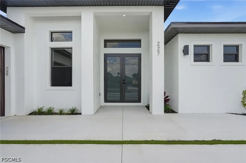 227 NE 15th Street Cape Coral FL 33909