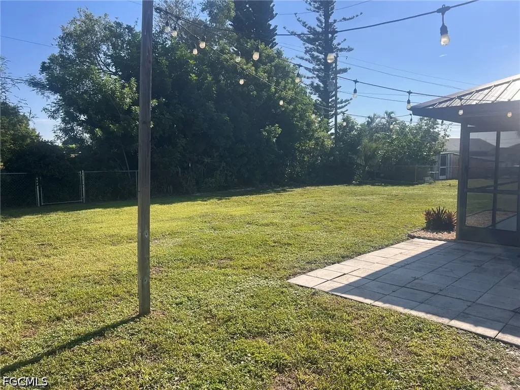 1015 SE 25th Terrace Cape Coral FL 33904