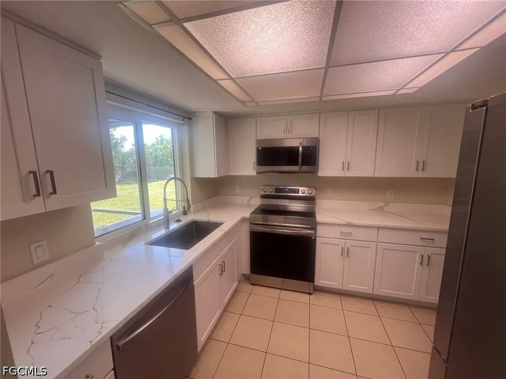 1015 SE 25th Terrace Cape Coral FL 33904