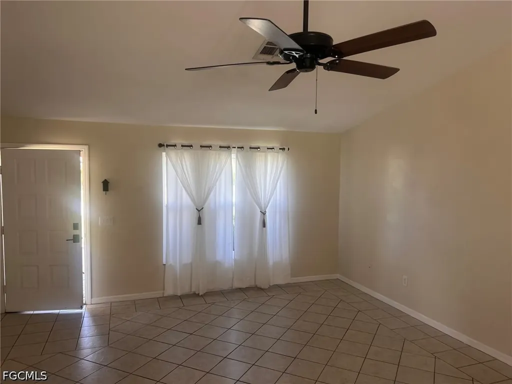 1015 SE 25th Terrace Cape Coral FL 33904
