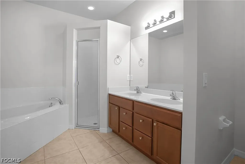 820 SW 9th Avenue Cape Coral FL 33991