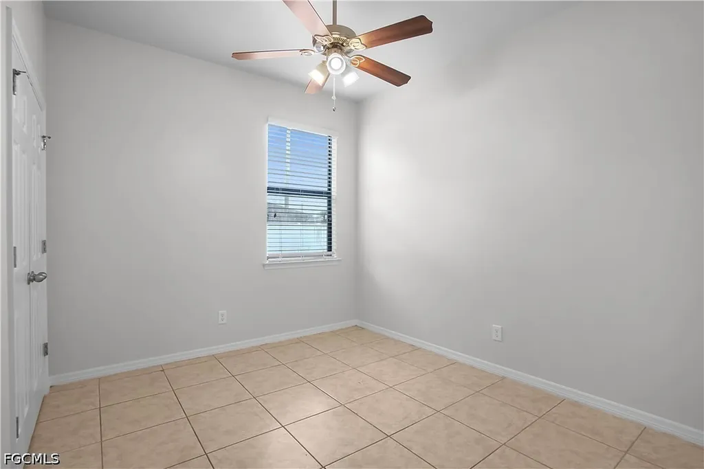 820 SW 9th Avenue Cape Coral FL 33991