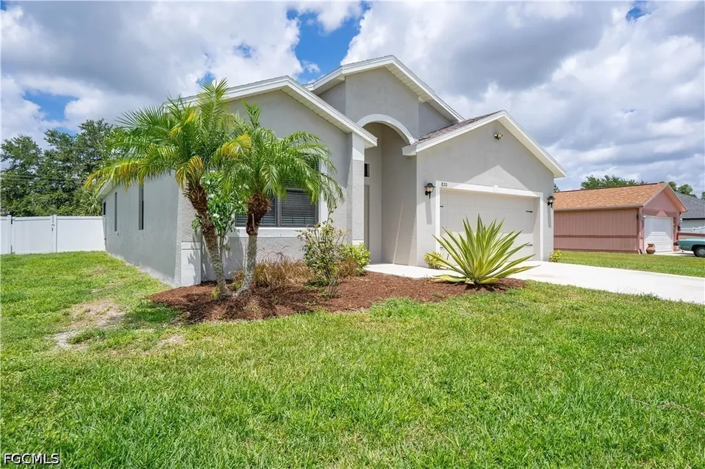 820 SW 9th Avenue Cape Coral FL 33991